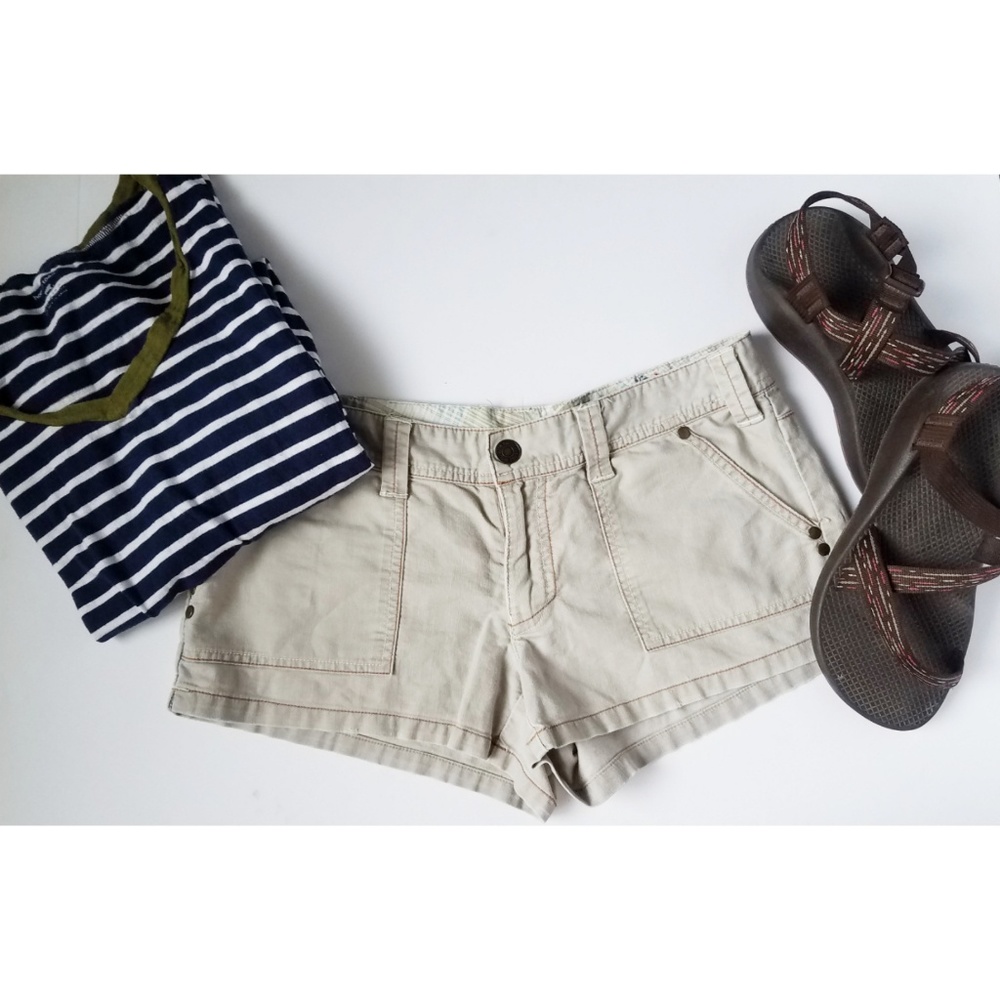 AEO Khaki Short Shorts